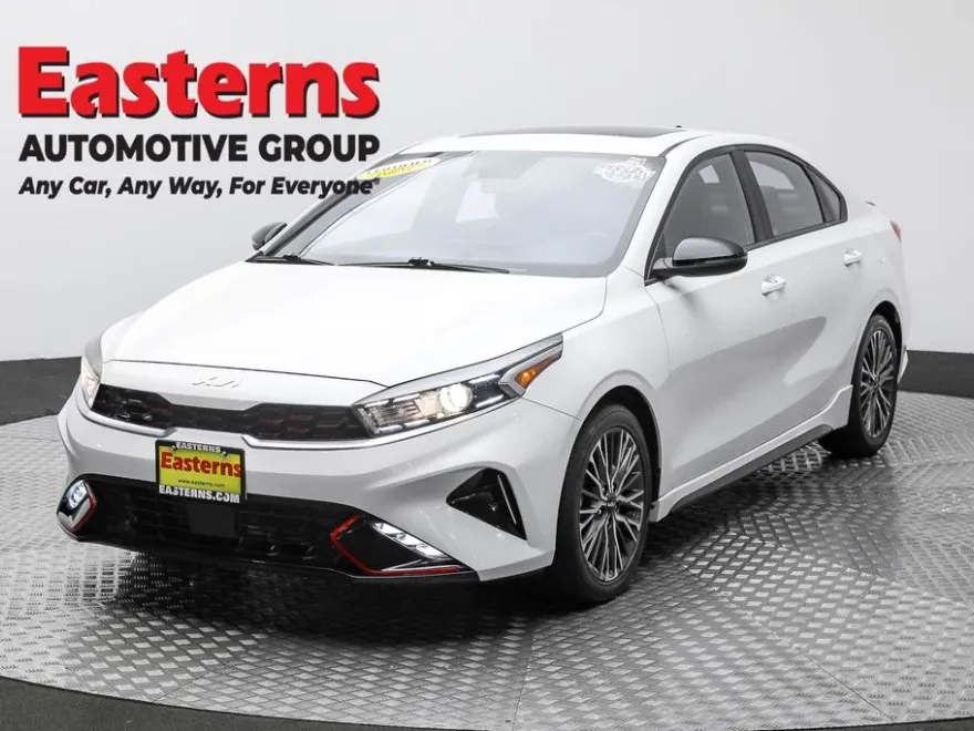 2022 Kia Forte GT-Line photo 1