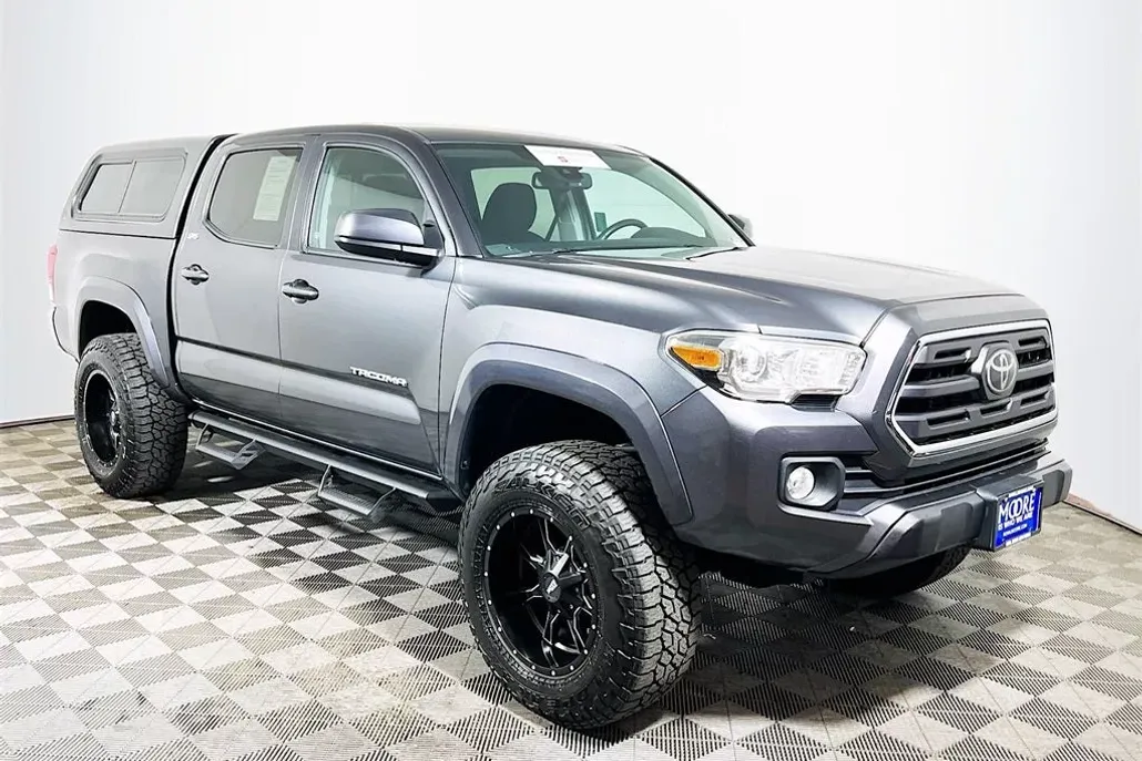2019 Toyota Tacoma SR5 V6 photo 1