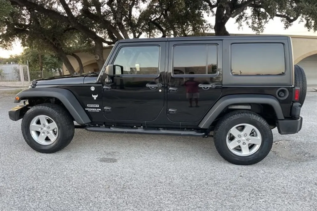 2015 Jeep Wrangler Unlimited Sport photo 1