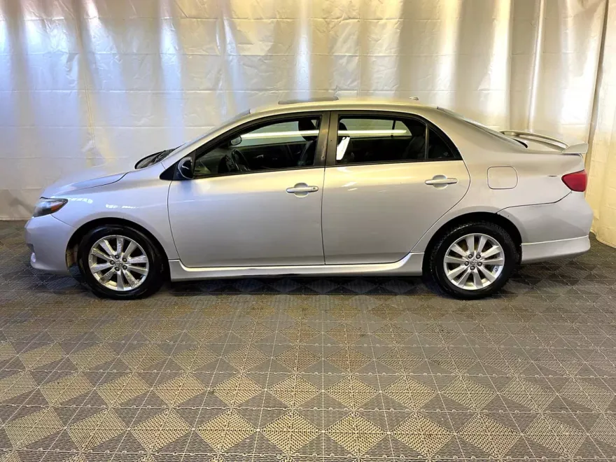 2009 Toyota Corolla photo 13
