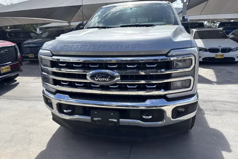 2024 Ford F-250 Lariat photo 1