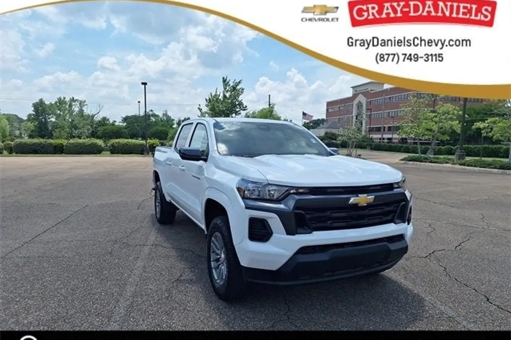 2025 Chevrolet Colorado Work Truck LT photo 1