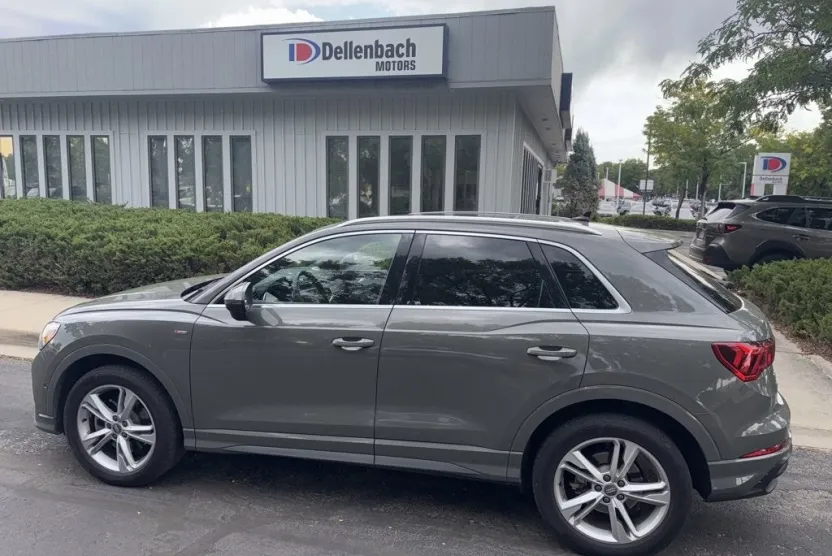 2020 Audi Q3 S line Prestige photo 1