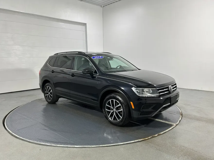2019 Volkswagen Tiguan SE photo 1