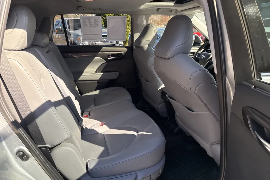 2020 Toyota Highlander Limited photo 1