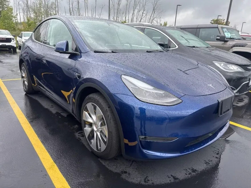 2023 Tesla Model Y Long Range photo 1