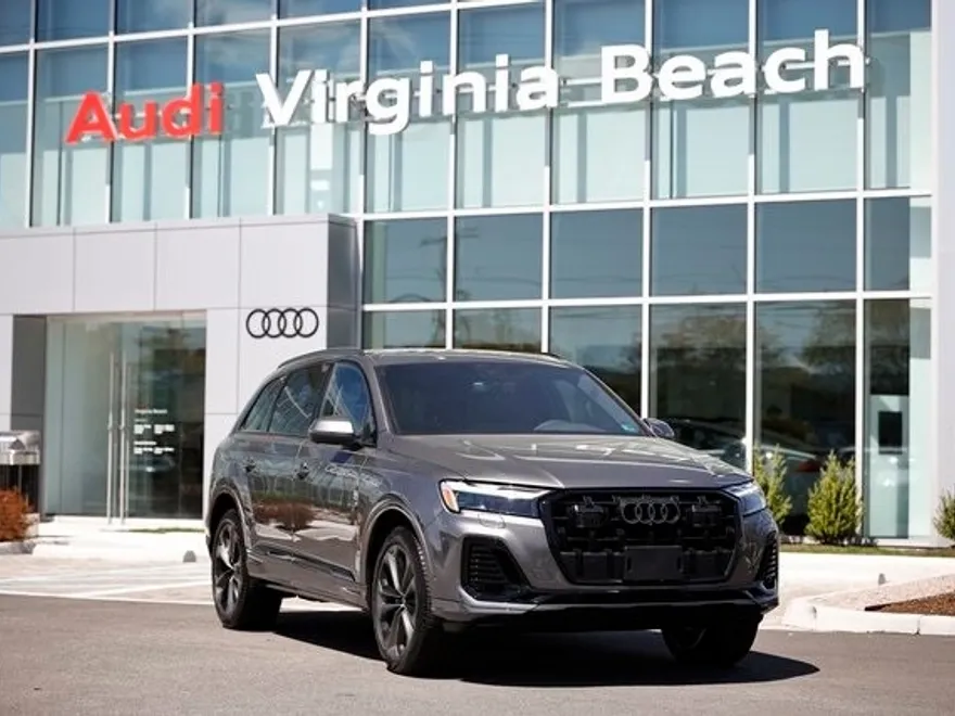 2025 Audi Q7 55 Premium Plus photo 1