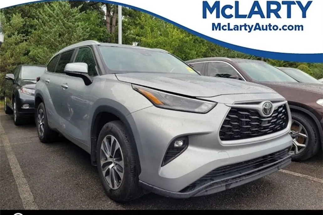 2024 Toyota Highlander XLE photo 1