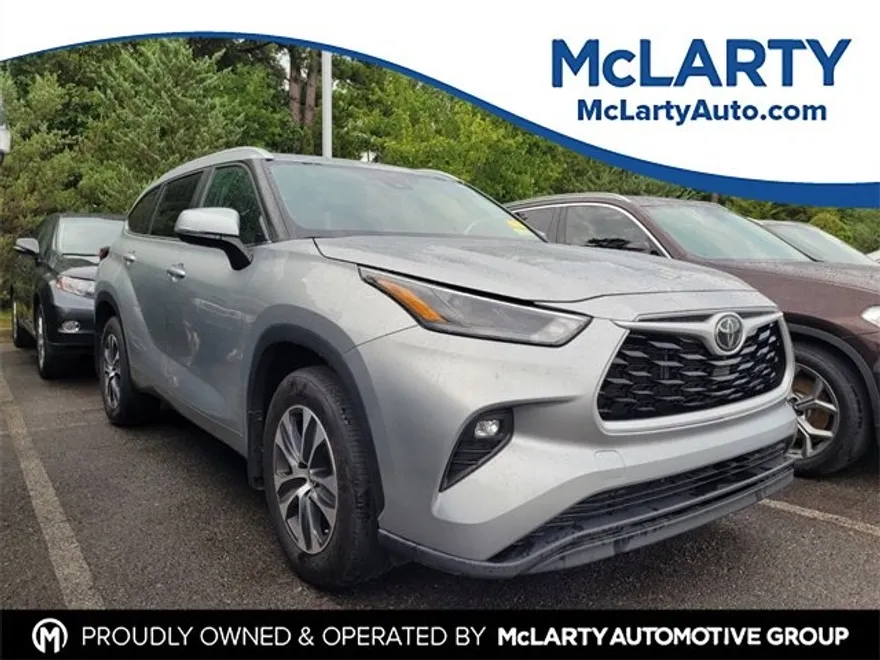 2024 Toyota Highlander XLE photo 1