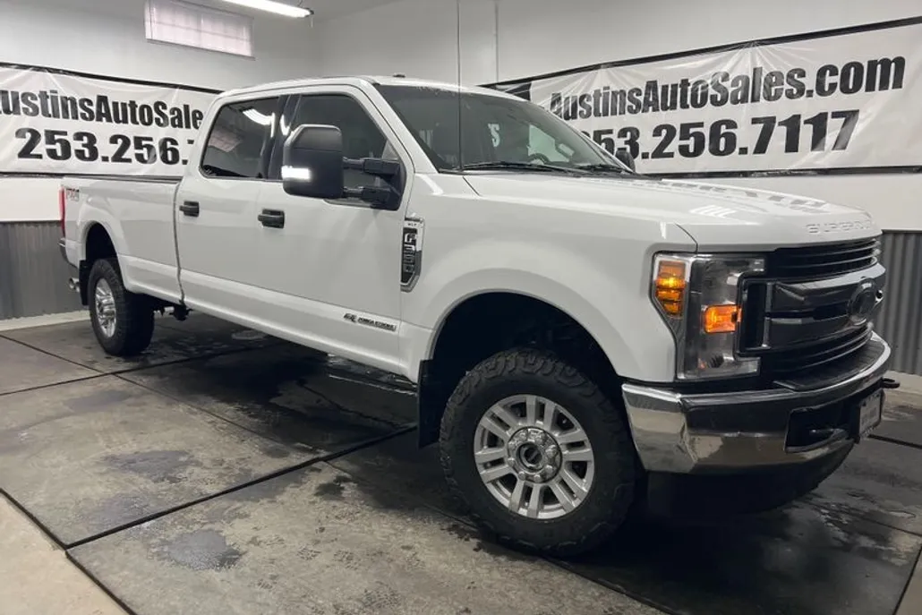 2019 Ford F-350 XLT photo 1