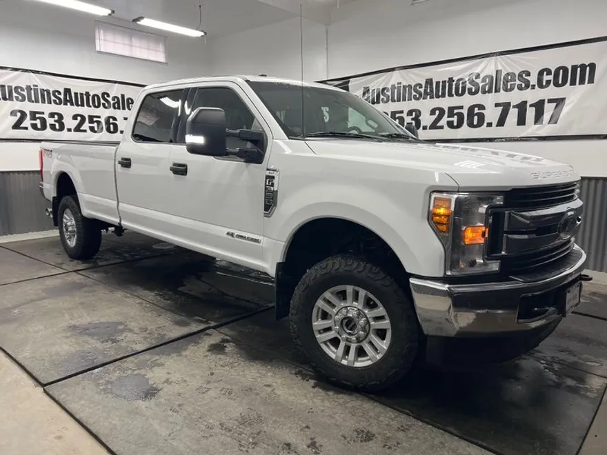 2019 Ford F-350 XLT photo 1
