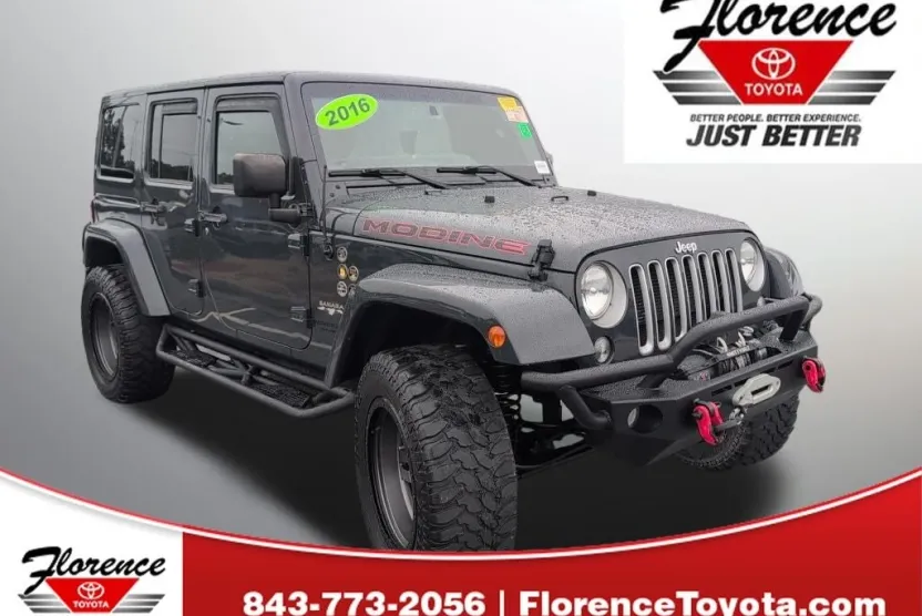 2016 Jeep Wrangler Unlimited Sahara photo 1