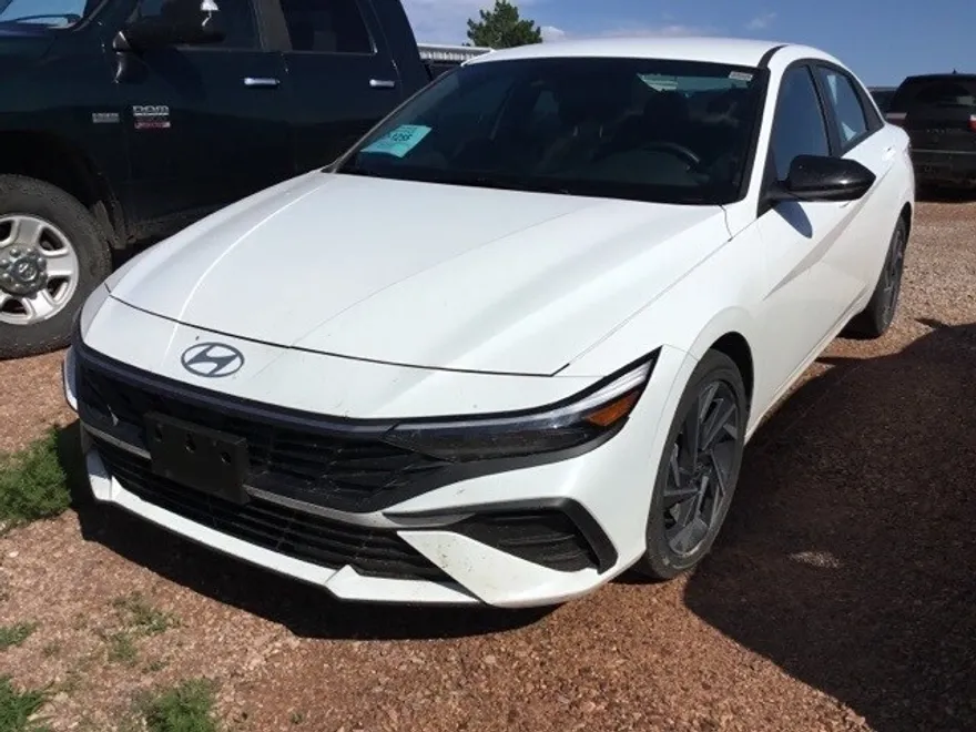 2025 Hyundai Elantra Hybrid SEL Sport photo 1