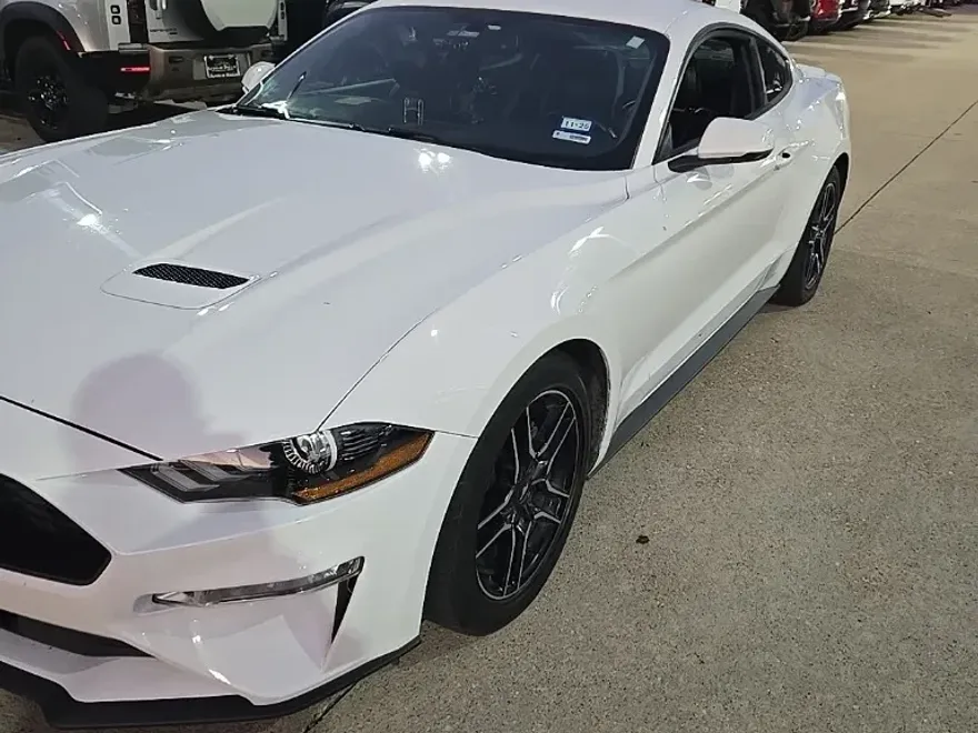 2020 Ford Mustang EcoBoost Premium photo 1