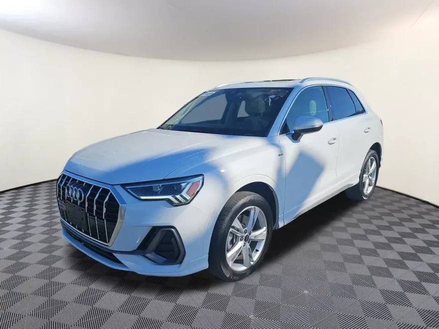 2023 Audi Q3 S line Premium photo 1