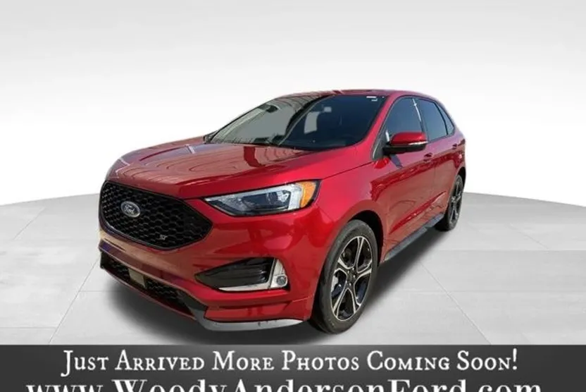 2023 Ford Edge ST photo 1