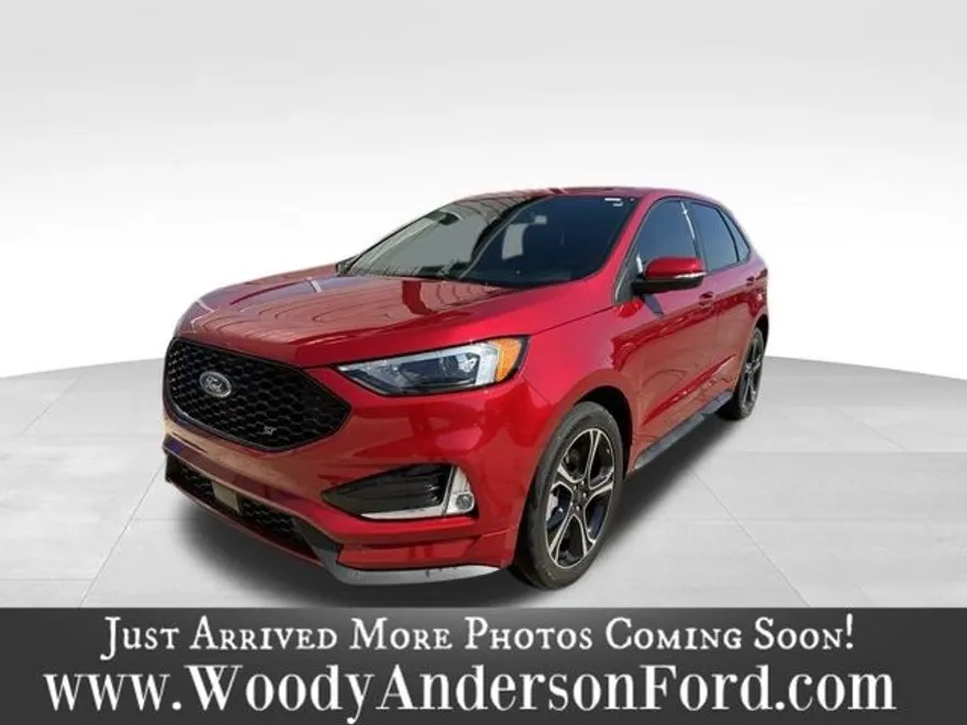 2023 Ford Edge ST photo 1