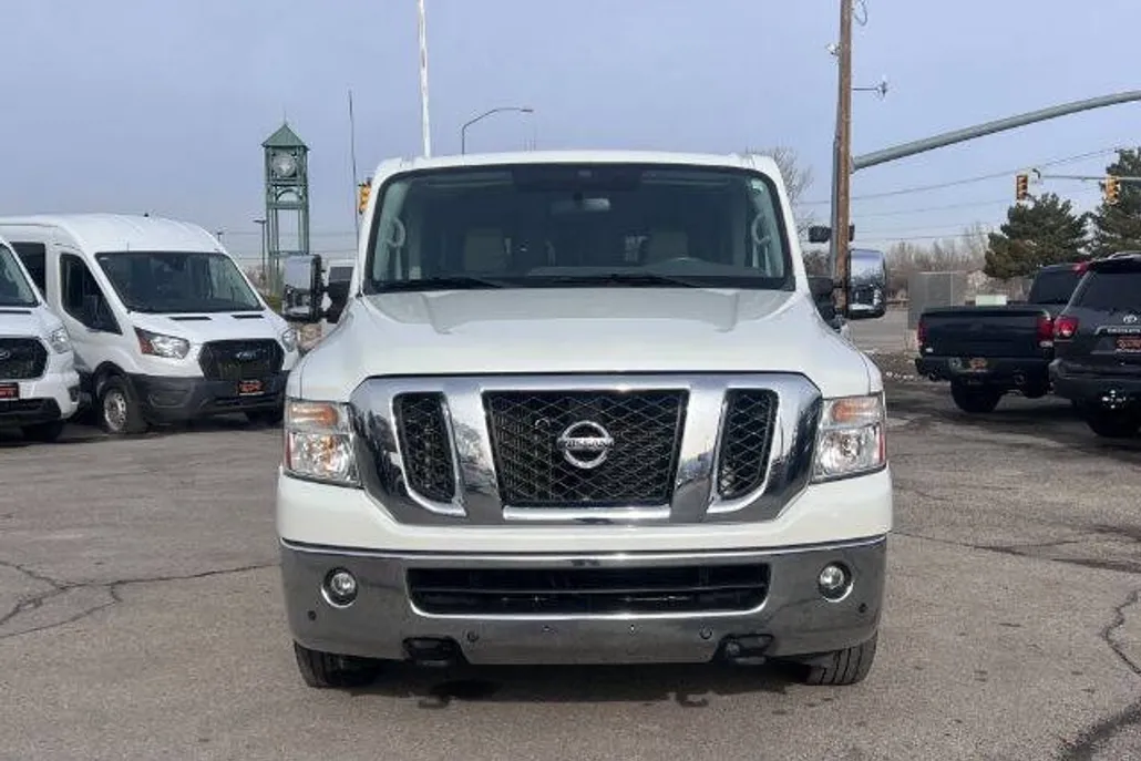 2017 Nissan NV3500 HD SL photo 1
