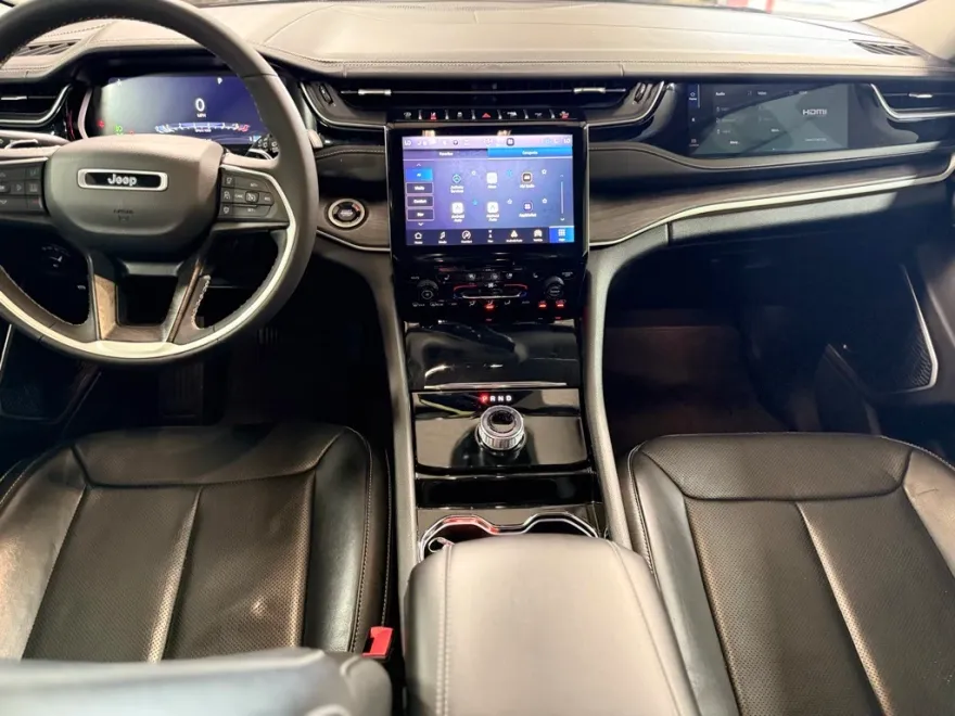 2023 Jeep Grand Cherokee Limited photo 1