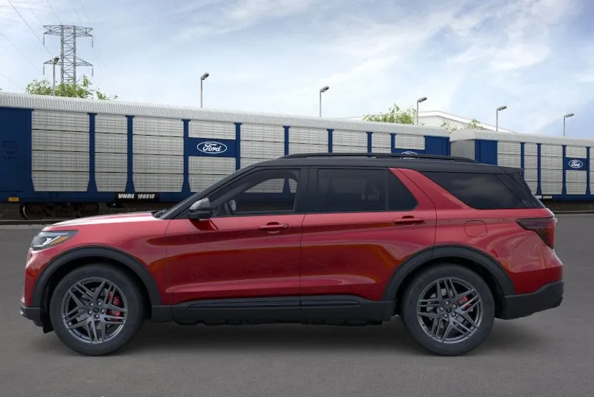 2025 Ford Explorer ST photo 1