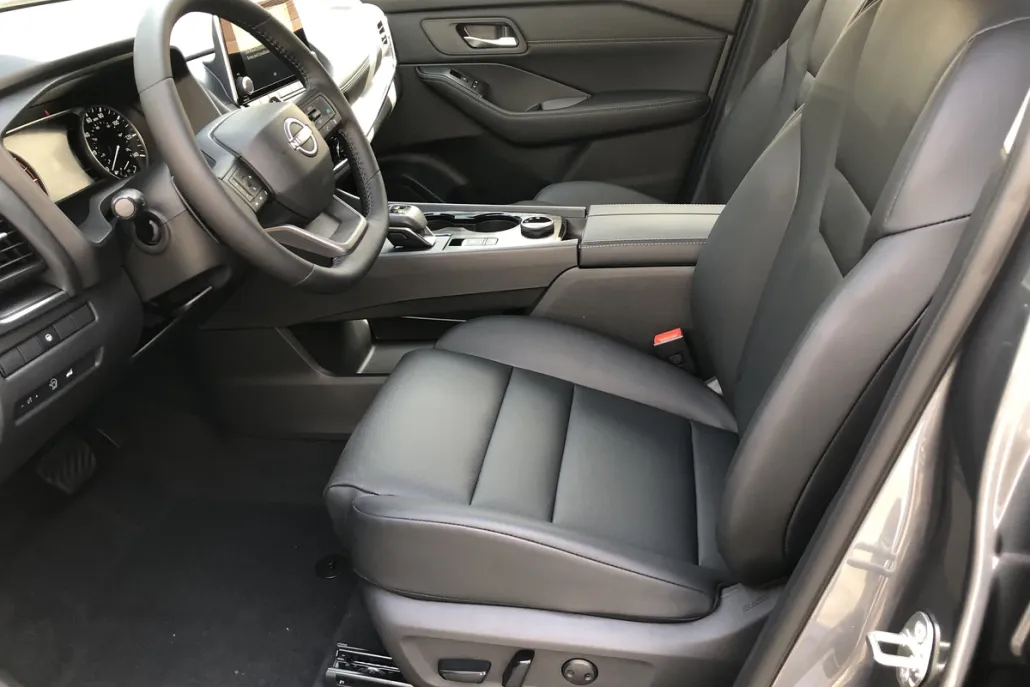 2026 Nissan Rogue SV photo 1