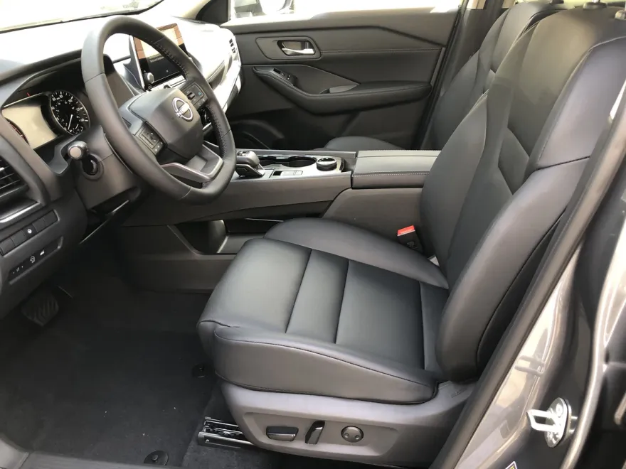 2026 Nissan Rogue SV photo 1