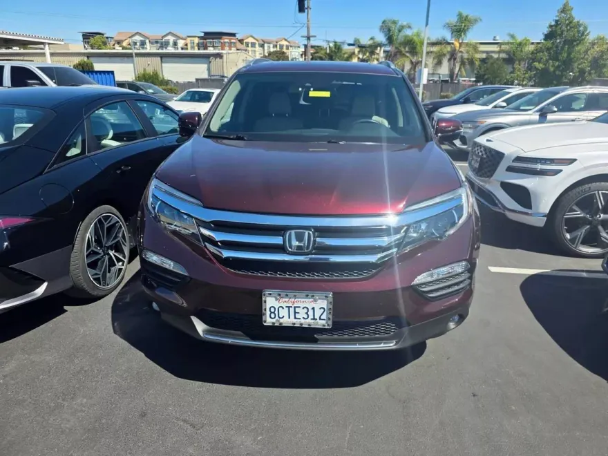 2017 Honda Pilot Touring photo 1