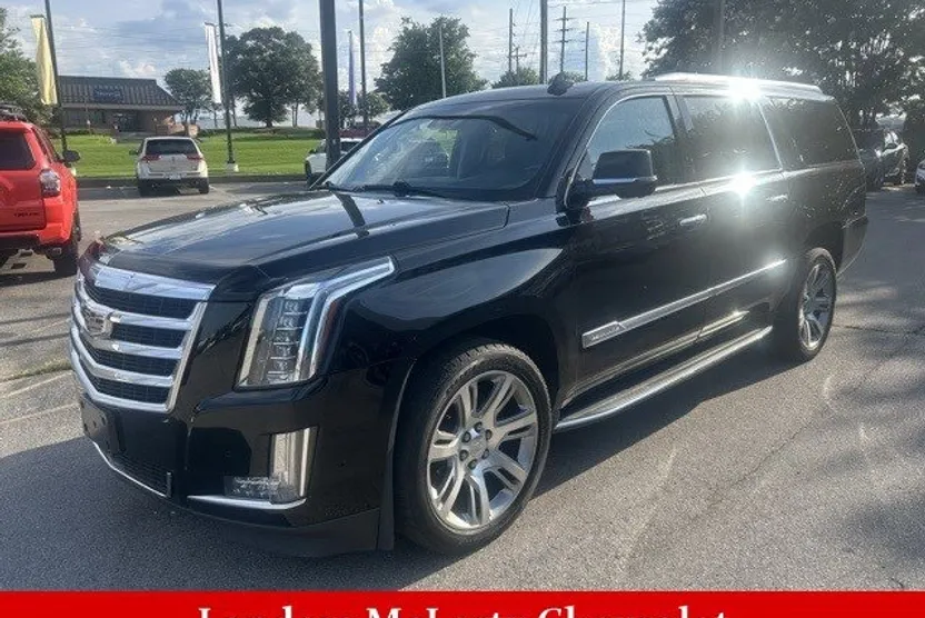 2018 Cadillac Escalade ESV Luxury photo 1