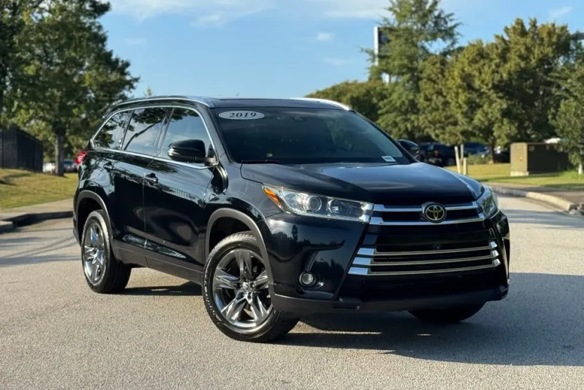 2019 Toyota Highlander Limited Platinum photo 1
