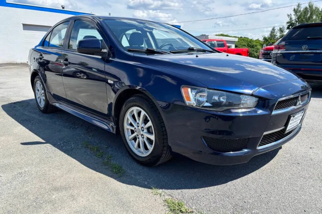 2013 Mitsubishi Lancer ES photo 1