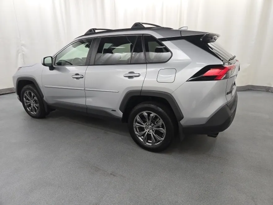 2022 Toyota RAV4 Hybrid XLE Premium photo 1