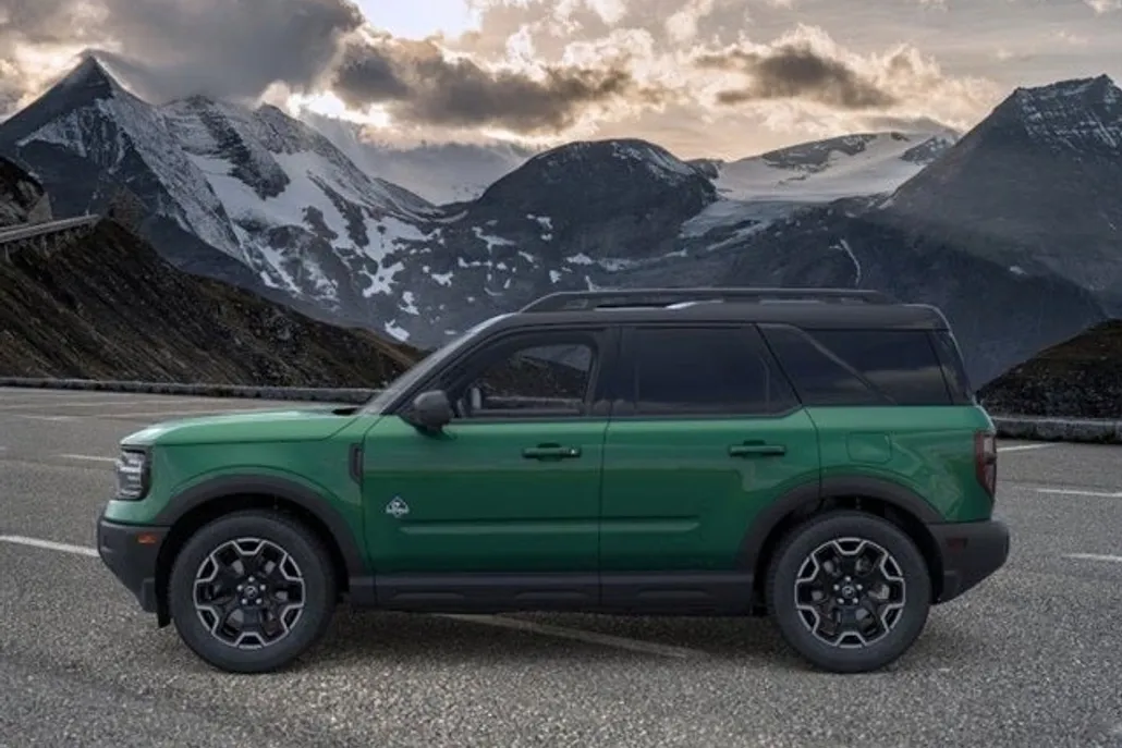 2025 Ford Bronco Sport Outer Banks photo 1