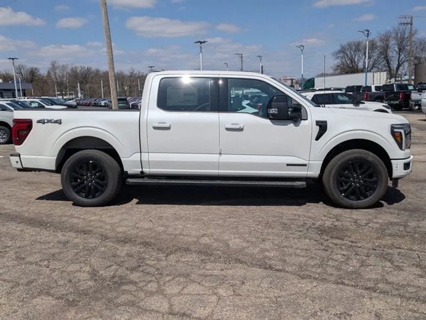 2025 Ford F-150 Lariat photo 1