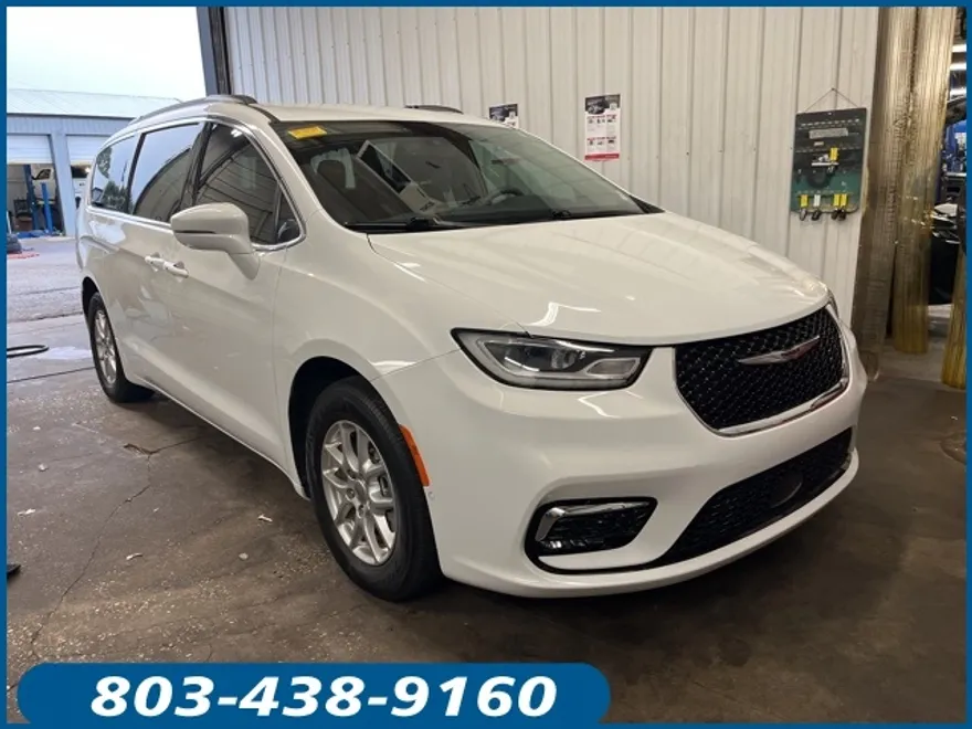 2022 Chrysler Pacifica Touring L photo 1