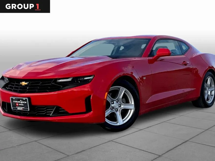 2023 Chevrolet Camaro 1LT photo 1