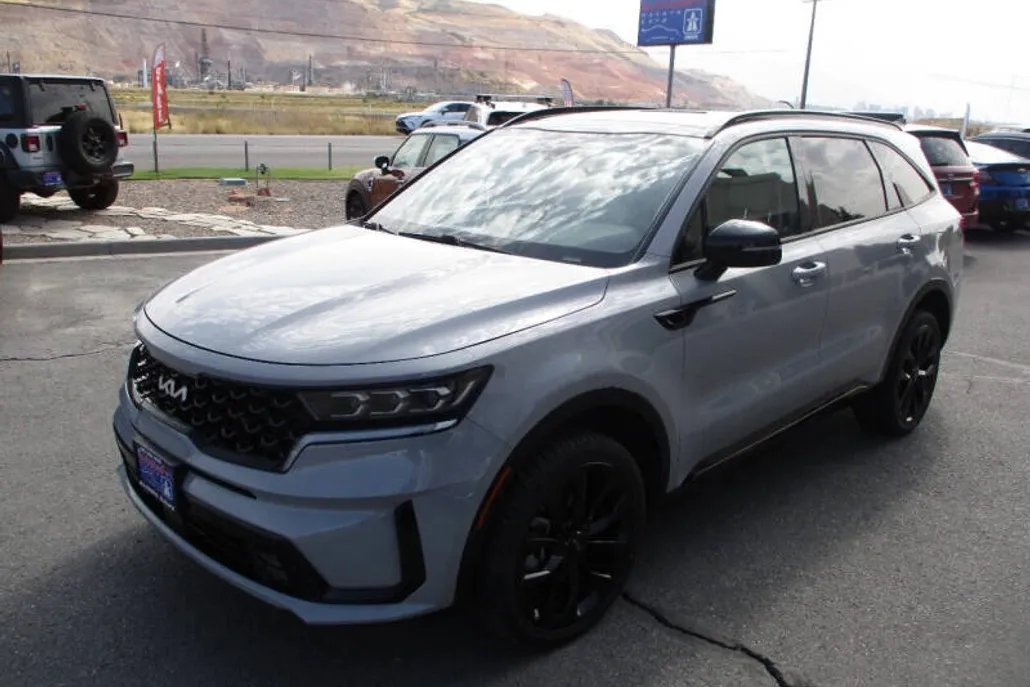 2022 Kia Sorento SX photo 1