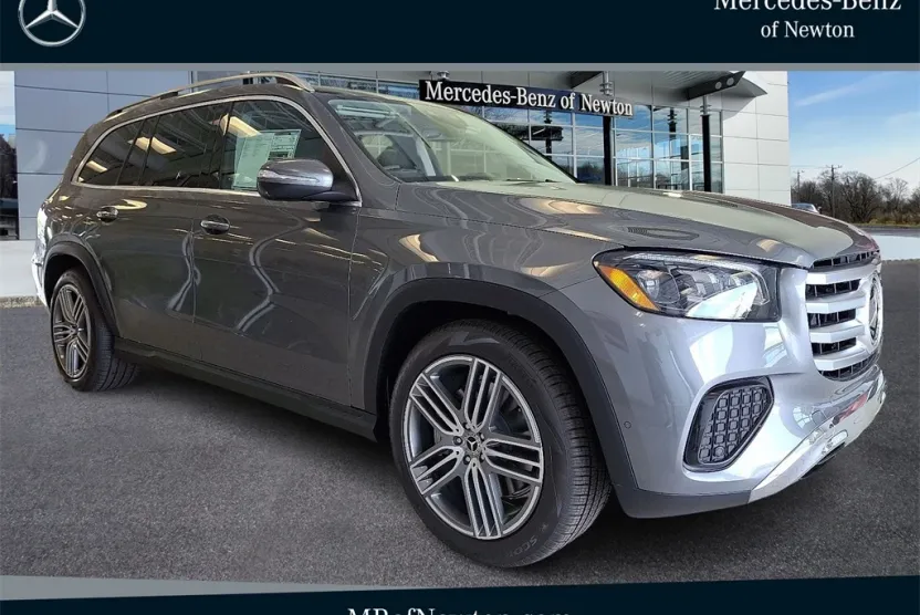 2025 Mercedes Benz GLS 450 4MATIC photo 1