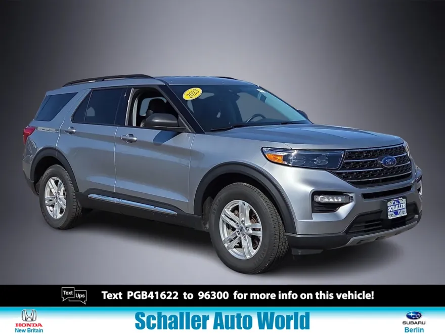 2023 Ford Explorer XLT photo 1
