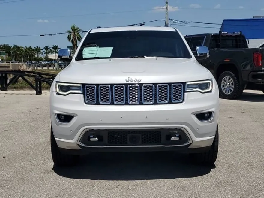2017 Jeep Grand Cherokee Overland photo 1