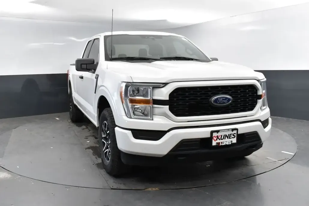 2022 Ford F-150 XL photo 1
