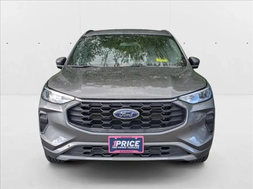 2024 Ford Escape ST-Line photo 1