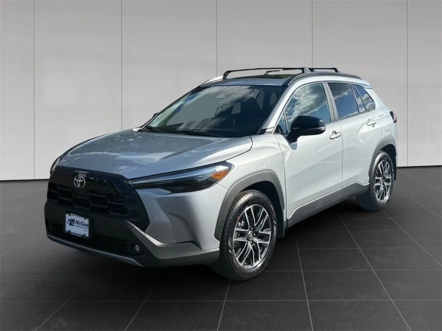 2026 Toyota Corolla Cross XLE photo 1