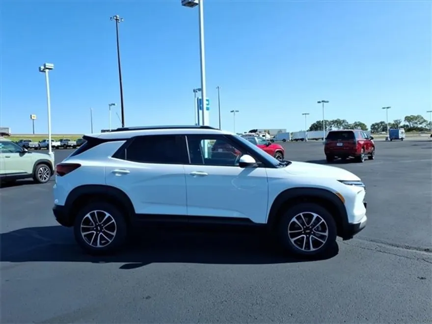2026 Chevrolet Trailblazer LT photo 1