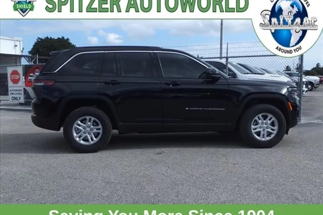2025 Jeep Grand Cherokee Laredo photo 1