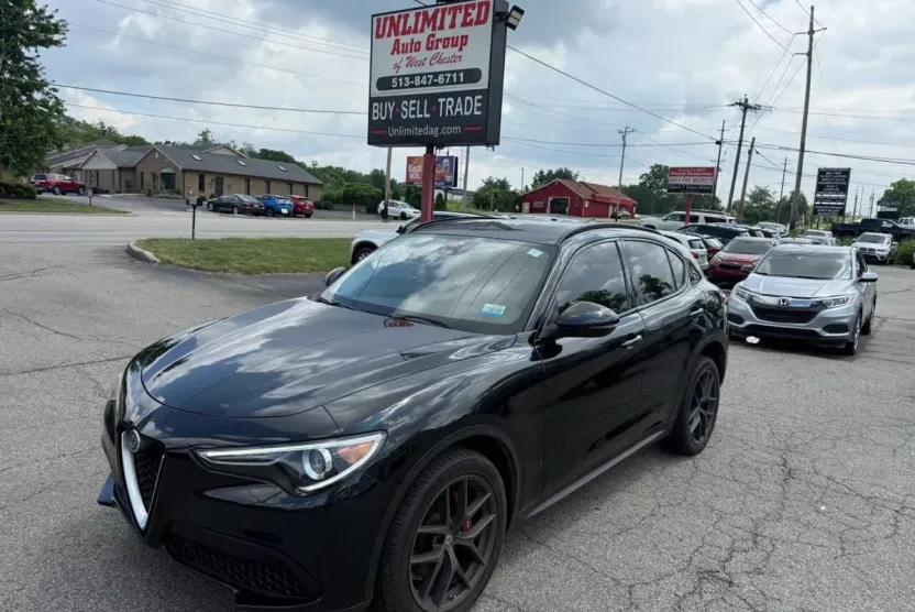 2018 Alfa Romeo Stelvio Sport photo 1