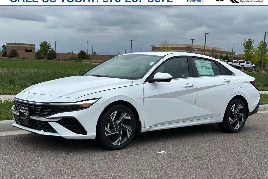 2025 Hyundai Elantra SEL Convenience photo 1