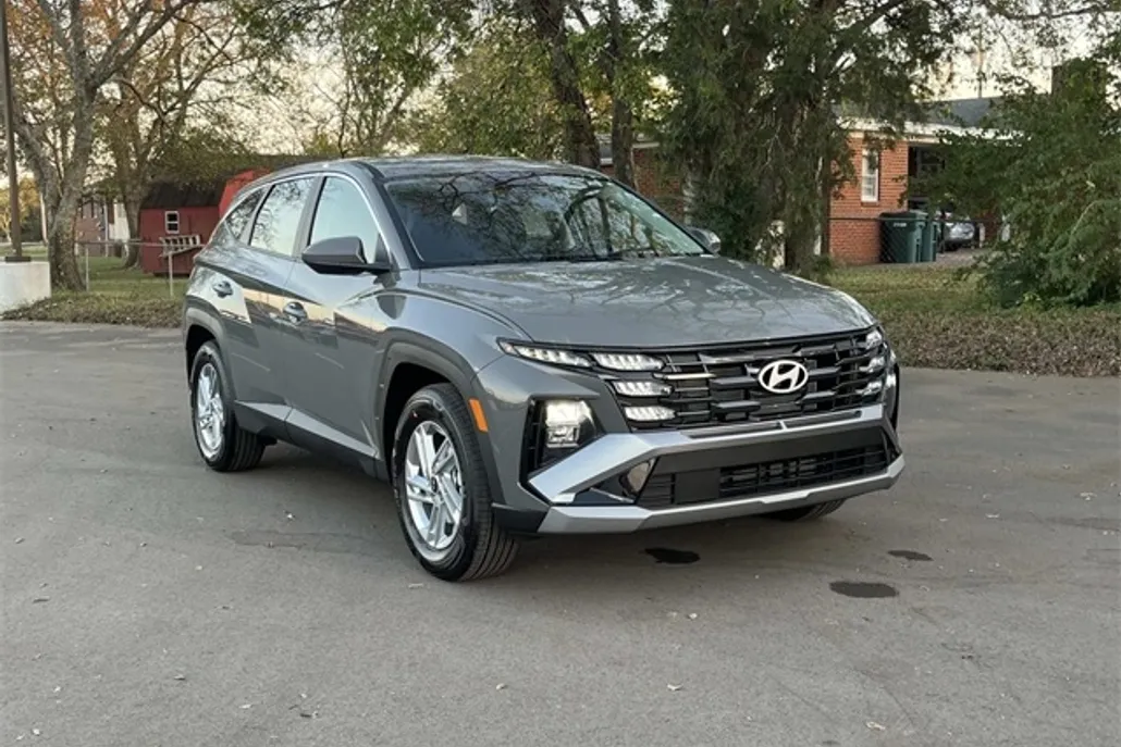 2026 Hyundai Tucson SE photo 1