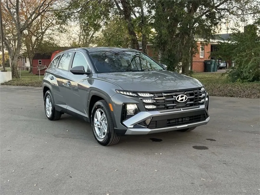 2026 Hyundai Tucson SE photo 1