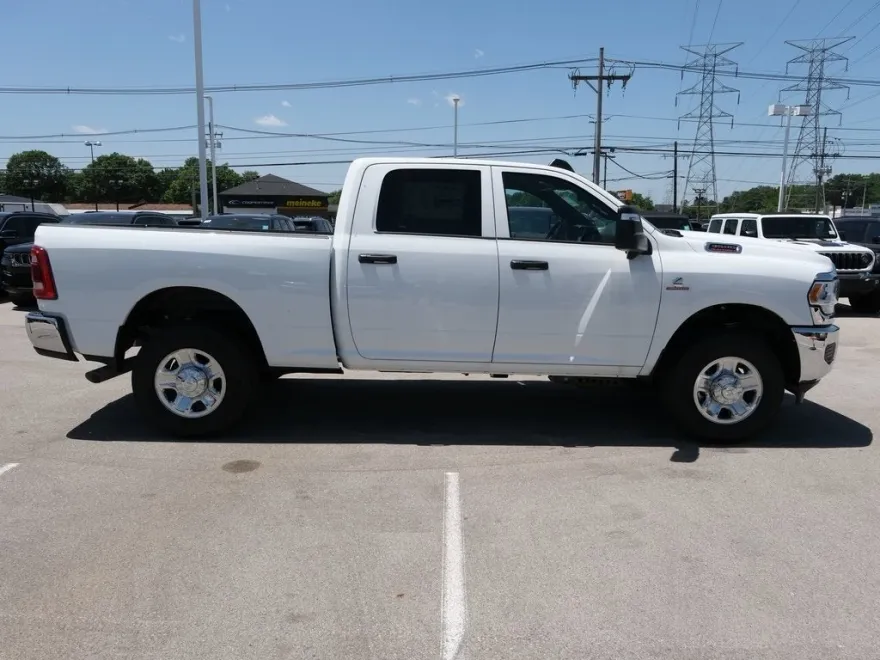 2024 Ram 3500 Tradesman photo 1