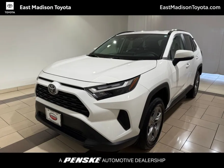 2025 Toyota RAV4 XLE photo 1